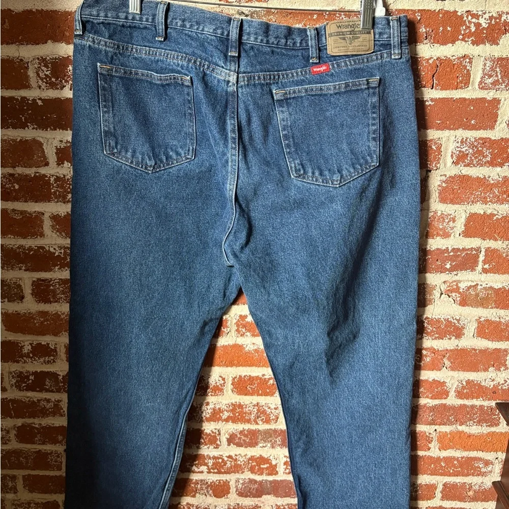 Wrangler dark wash relaxed fit jeans